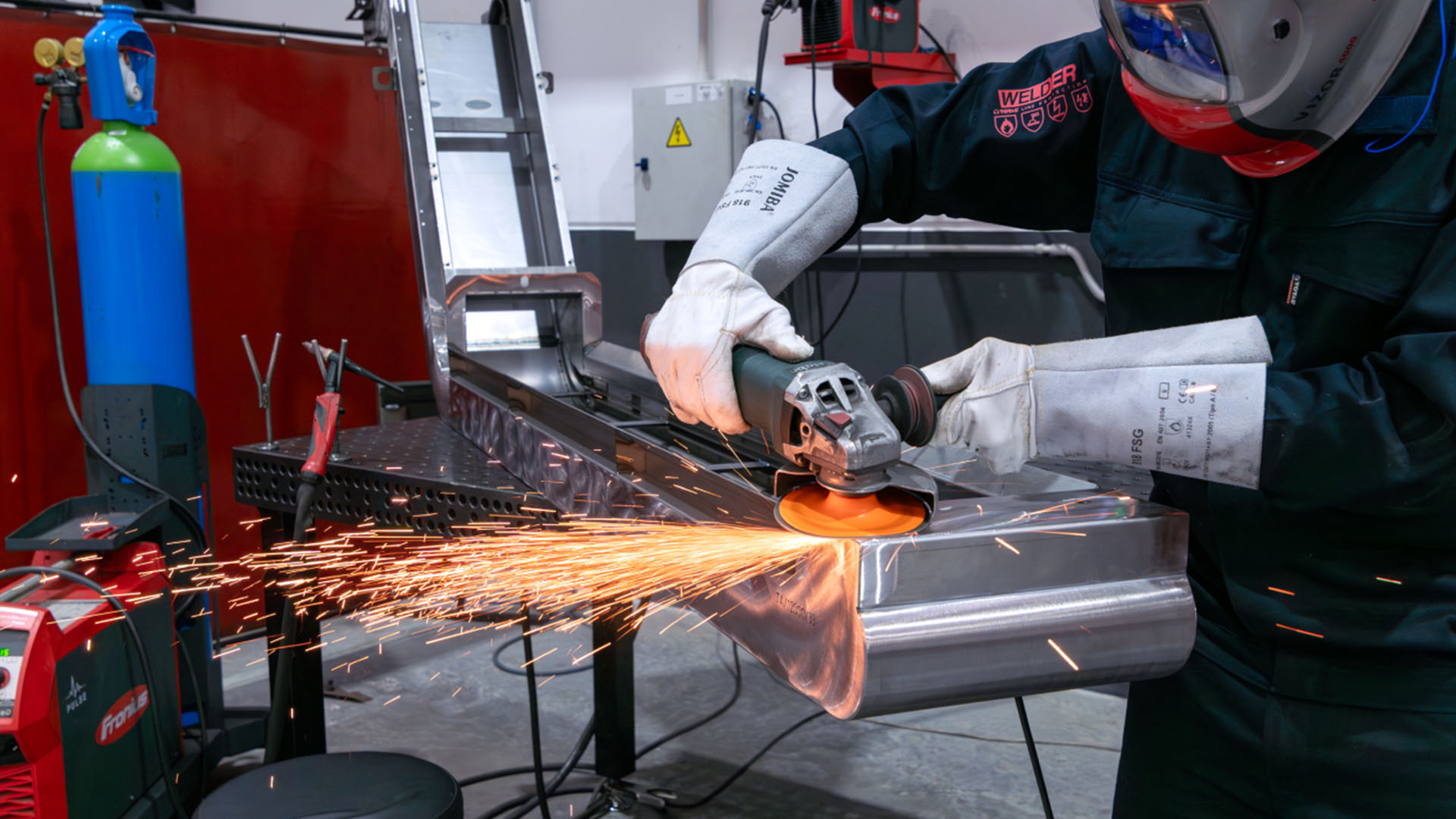 Soldadura industrial detalle de soldado